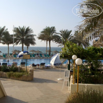 Occidental Sharjah Grand 4* Выход к бассейну - Фото отеля