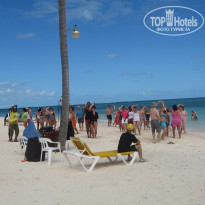 Catalonia Bavaro Beach, Golf & Casino Resort 5* Танцы на пляже (разучивают меренгу) - Фото отеля
