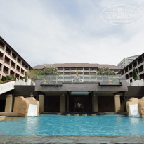 Heritage Pattaya Beach Resort 4* Вид с нижнего бассейна. - Фото отеля