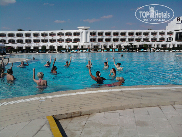 Baron Resort 5* занятия в бассейне - Фото отеля