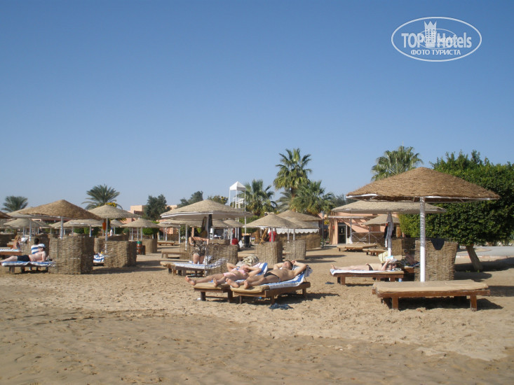Paradise Abu Soma 4* Уютный пляж - чистый, с милыми беседками, создающими некую уединенность - Фото отеля