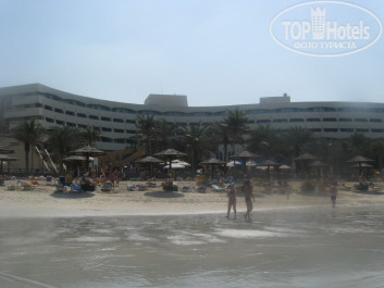 Occidental Sharjah Grand 4* Вид отеля с пляжа - Фото отеля