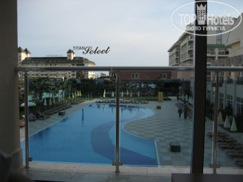 Titan Select 5* центральный бассейн - Фото отеля