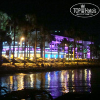 Ideal Prime Beach 5* вид на отель ночью с пирса - Фото отеля