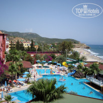 Kemal Bay 5* Вид на бассейн. На заднем плане "немецкий отель" - Фото отеля