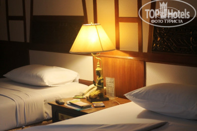 Island View 3* Наш номер. Категория "Стандарт". Балкона нет. В номере: телевизор, кондиционер, фен, небольшой холодильник - Фото отеля