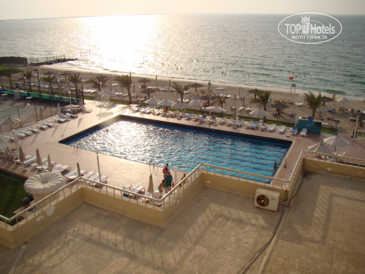 Carlton Sharjah 4* вид с балкона - Фото отеля