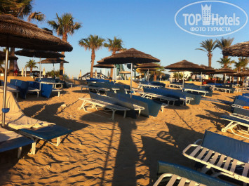 Adams Beach 5* Пляж - Фото отеля