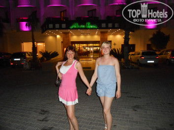 Miarosa Incekum Beach 5* у входа в отель - Фото отеля