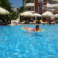 FUN&SUN Miarosa Incekum Beach 5* единственное развлечение-бассейн. Кстати, надо ещё постараться места занять) - Фото отеля