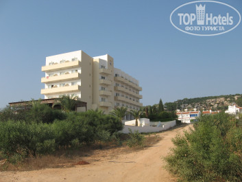 Iris Beach 3* Дорога к отелю с пляжа. - Фото отеля