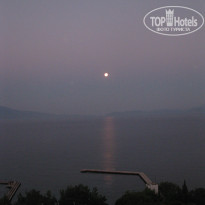 Vista Azur Hotel 4* вид из номера вечером - Фото отеля