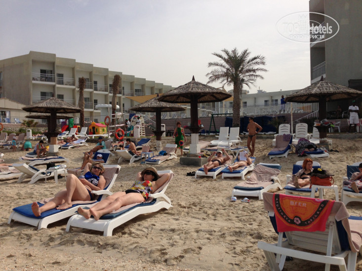 Nejoum Al Emarat 3* Тот же пляж,ближе к обеду. - Фото отеля