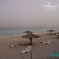 Carlton Sharjah 4* пляж утром - Фото отеля