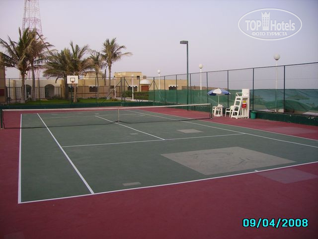 Carlton Sharjah 4* теннисный корт - Фото отеля