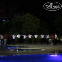 Kemer Dream 4* Персонал танцует национальный танец - Фото отеля