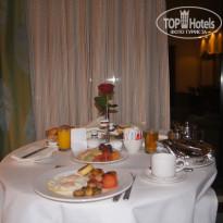Le Royal Meridien Beach Resort & Spa 5* Наш последний завтрак, перед отъездом дамой. - Фото отеля