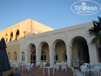 Medina Belisaire & Thalasso 4* Столики у главного бассейна - Фото отеля