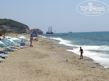 Green Paradise Beach Hotel 4* на фоне пиратский корабль викингов - Фото отеля