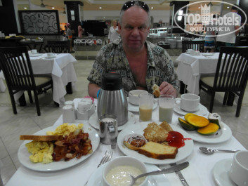 Riu Naiboa 4* На завтрак каша, блинчики, бекон, кофе с подогретыми сливками, кекс, фрукты, и фреш из свежих фруктов - вкусняяяяяяяяяшка. - Фото отеля