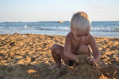 FUN&SUN Miarosa Incekum Beach 5* играет в песок у моря - Фото отеля