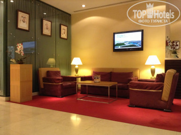 Golden Tulip Sharjah 4* reception - Фото отеля
