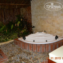 Sailing Bay Beach Resort 4* Джакузи на заднем дворе. Есть только на 1 этаже. - Фото отеля