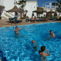Club Reef 4* игра в мяч в бассейне в подогревом - Фото отеля