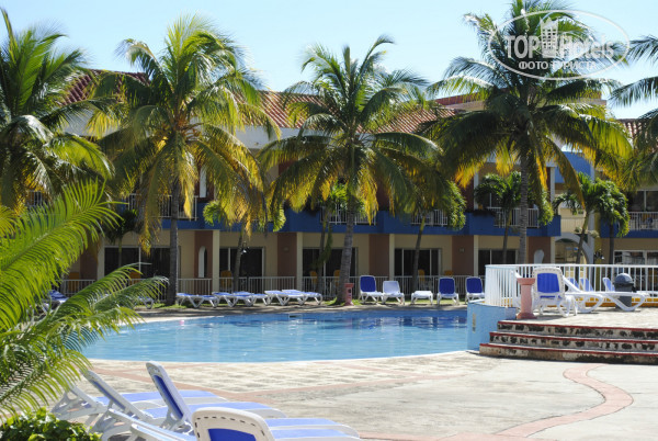 Brisas Del Caribe 4* Второй бассейн, у другого корпуса - Фото отеля