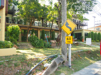 Baan Karon Resort 3* вид с дороги - Фото отеля