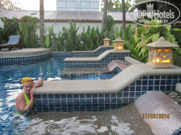 Phuket Island View 3* Джакузи в бассейне - Фото отеля