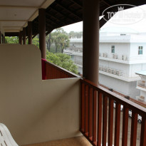 Kata Sea Breeze 3* наш балкон вид слева - Фото отеля