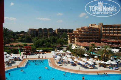Aquaworld Belek by MP Hotels 5* Вид на главный корпус, ресторан и бассейн - Фото отеля