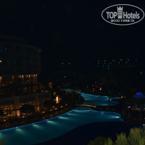 Calista Luxury Resort 5* ночнй вид из окна на главный корпус - Фото отеля