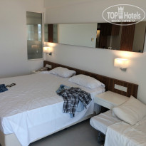 Melissi Beach 4* Двухспальная кровать и кровать поменьше для ребенка - Фото отеля