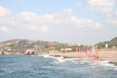 Blue Fish Hotel 4* направо от входа на пляж - Фото отеля