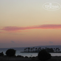 Zahabia Hotel & Beach Resort 4* первые облака за 9 дней вид от отеля - Фото отеля